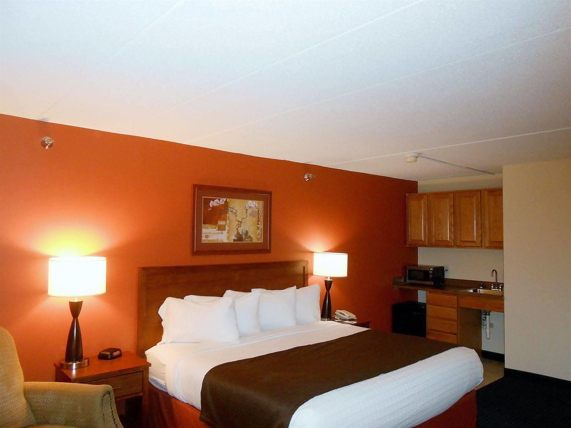 Americinn By Wyndham Cedar Rapids Airport Exterior foto