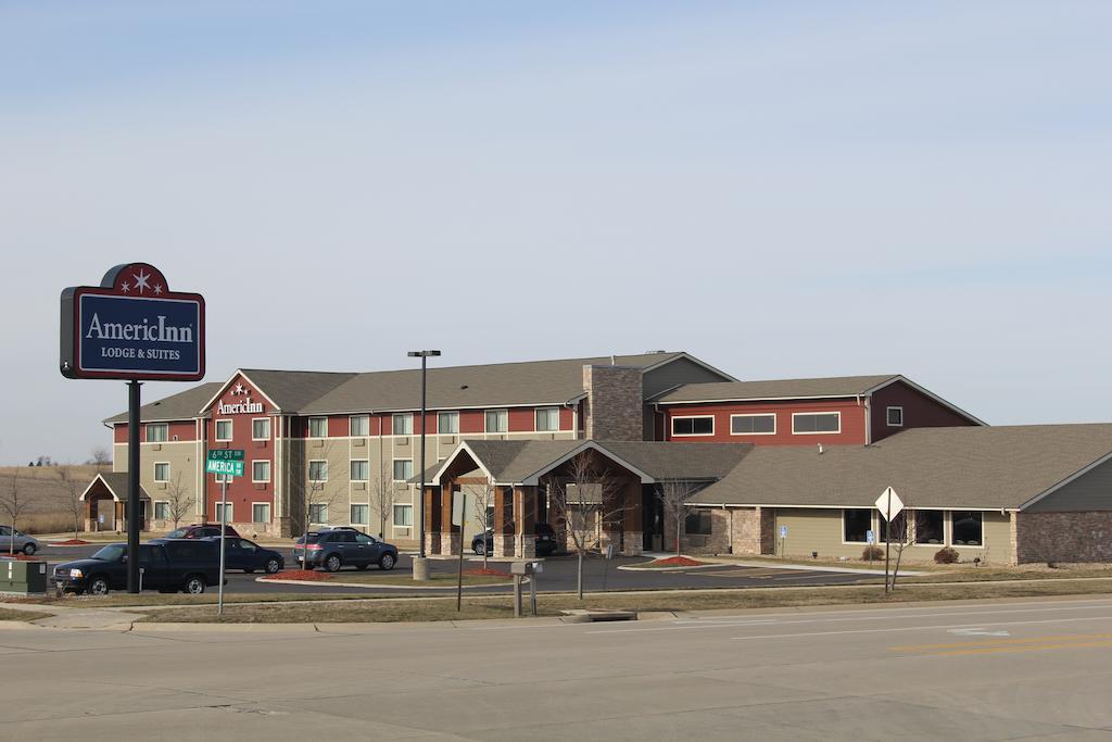 Americinn By Wyndham Cedar Rapids Airport Exterior foto